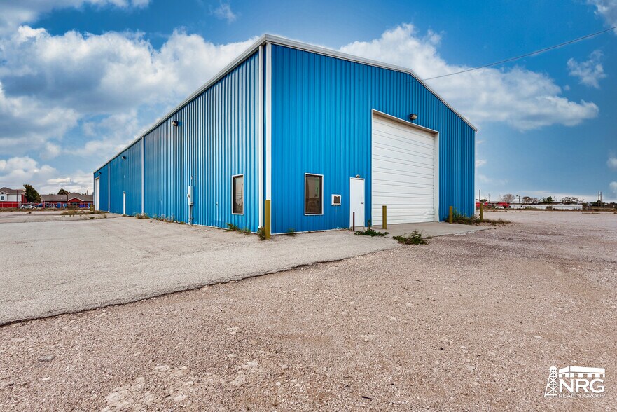 More Photos Of 1551 Laredo Dr, Odessa Warehouse For Sale