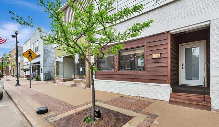 More Photos Of 114 E Main St, Weyauwega Storefront Retail Residential For Sale