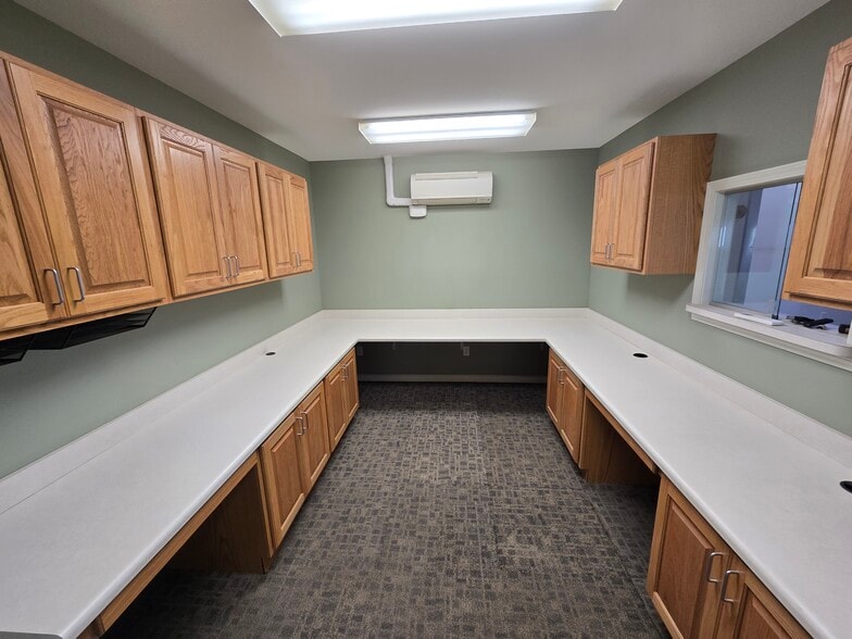More Photos Of 151 Independence Dr, Union Flex For Sale