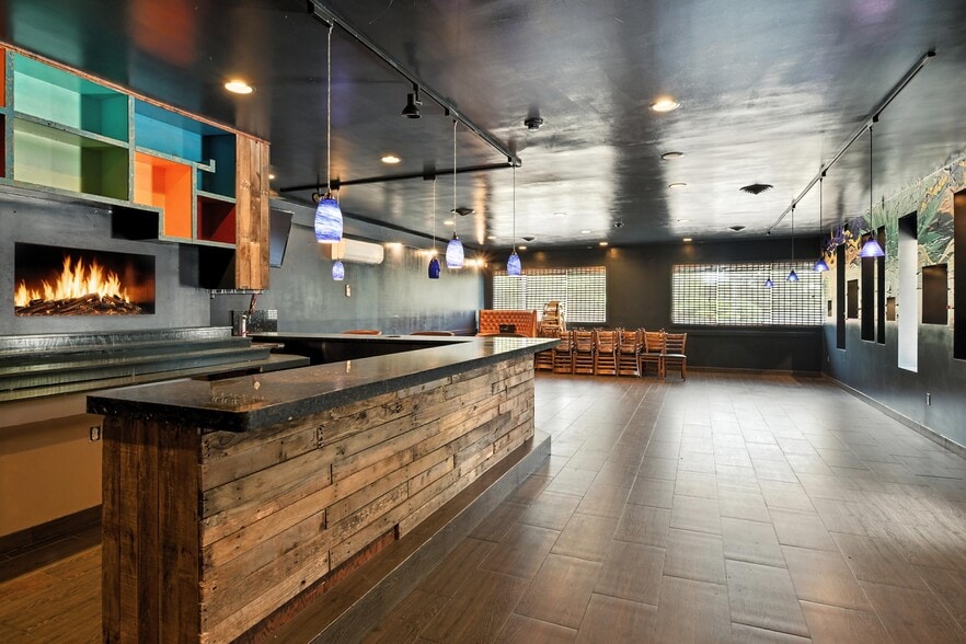 More Photos Of 48 Russell St, Hadley Restaurant For Lease