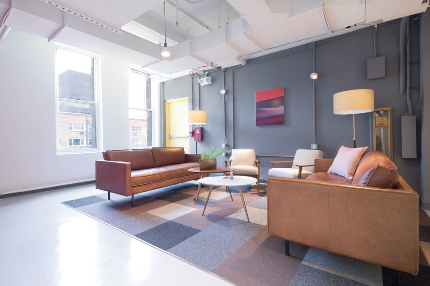 More Photos Of 33 W 60th St, New York Coworking Space