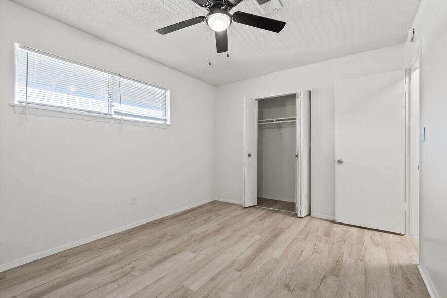 More Photos Of 341 E Loula St, Olathe Apartments For Sale