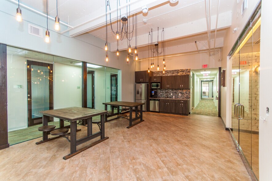More Photos Of 777 Brickell Ave, Miami Office For Lease