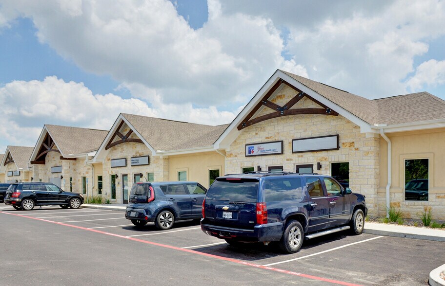 More Photos Of 2006 S Bagdad Rd, Leander Medical For Lease