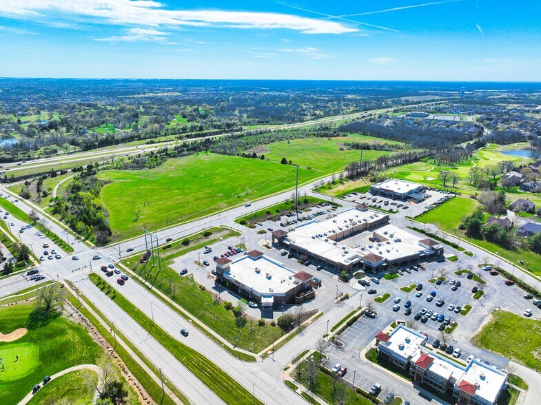 More Photos Of 10050 Woodland Dr, Lenexa Drugstore For Sale