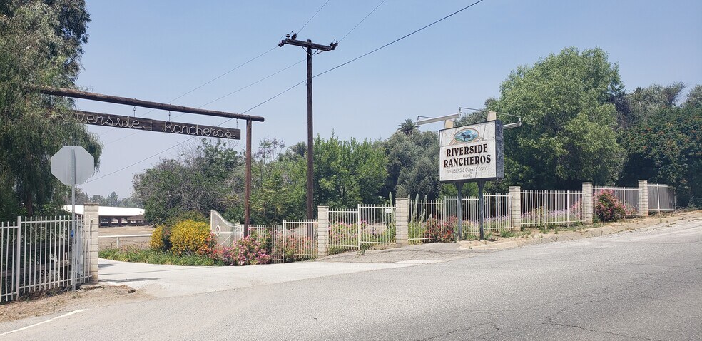 More Photos Of 1246 Washington St, Riverside Land For Lease