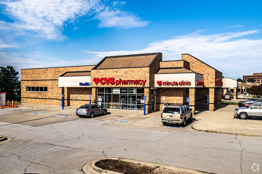 Primary Photo Of 11920-12202 College Blvd, Overland Park Unknown For Lease