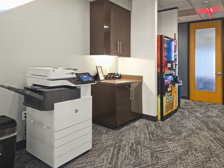 More Photos Of 3663 N Sam Houston Pky E, Houston Coworking Space