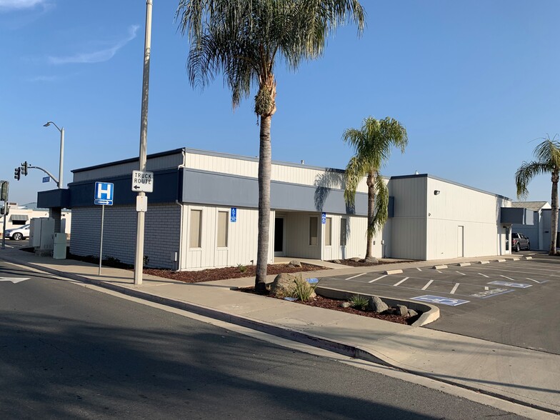 Primary Photo Of 415-419 E Cross Ave, Tulare Office For Lease