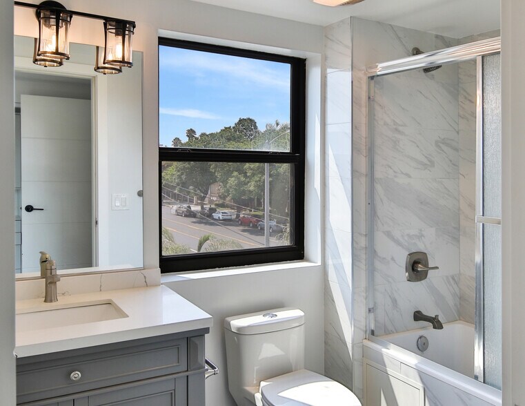 More Photos Of 1300 W Mission Blvd, Pomona Apartments For Sale