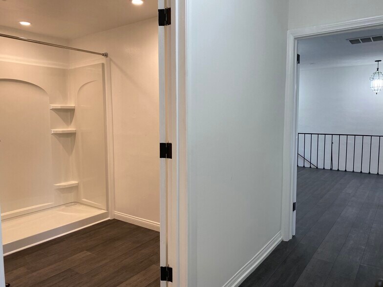 More Photos Of 617 S La Brea Ave, Los Angeles Storefront Retail Residential For Lease