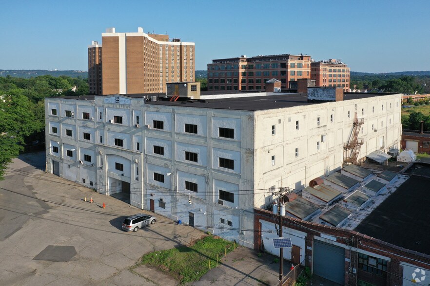 Primary Photo Of 545 N Arlington Ave, Bloomfield Manufacturing For Lease