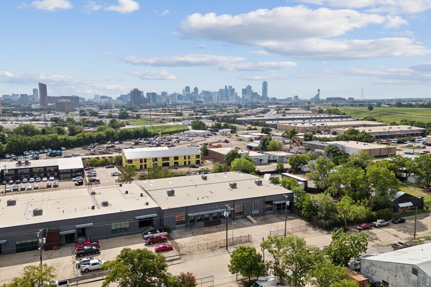 More Photos Of 4732 Algiers St, Dallas Manufacturing For Lease