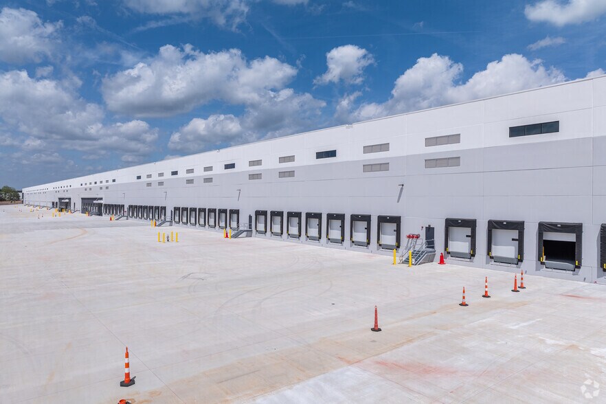 More Photos Of 1365 E Hightower Trl, Social Circle Distribution For Sale