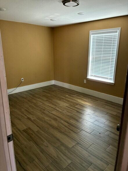 More Photos Of 1900 E Veterans Memorial Blvd, Killeen Auto Dealership For Lease