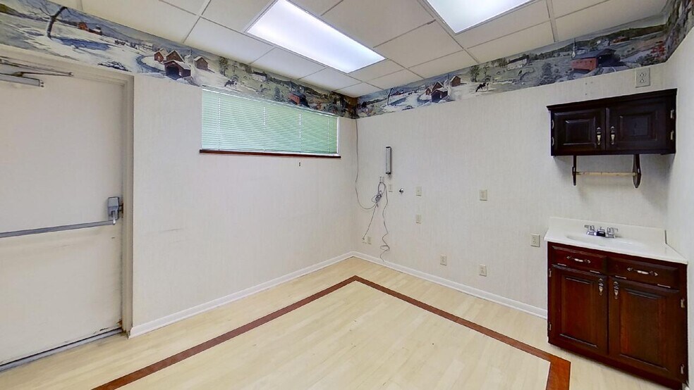 More Photos Of 1629 Union Ave, Natrona Heights Medical For Lease