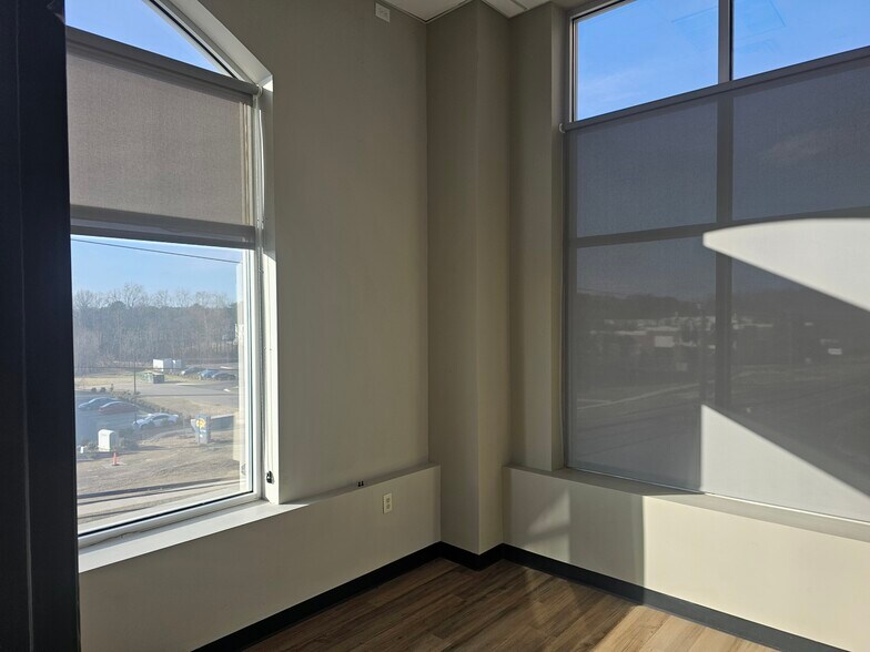 More Photos Of 10610 Metromont Pky, Charlotte Office For Lease