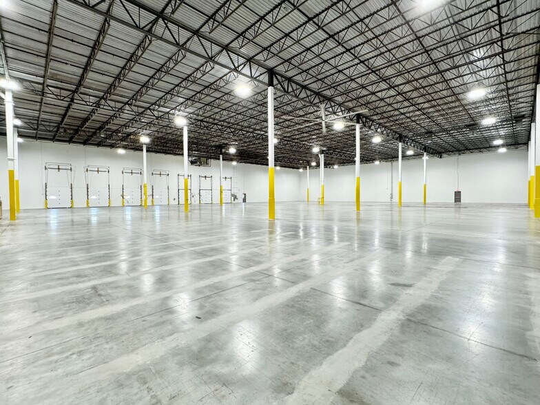 More Photos Of 7750-7754 W Morris St, Indianapolis Distribution For Lease