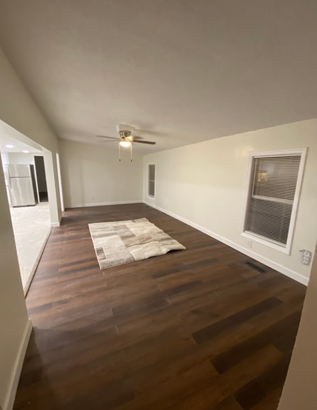 More Photos Of 128 Sandy Springs Ln, Lexington Manufactured Housing Mobile Home Park For Sale