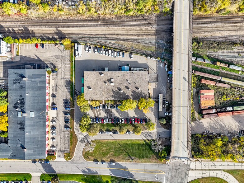 More Photos Of 5 Empire Dr, Saint Paul Flex For Sale