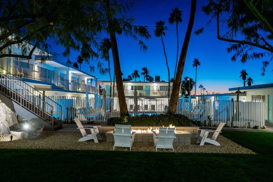 More Photos Of 1466 N Palm Canyon Dr, Palm Springs Hotel For Lease