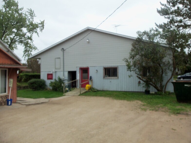 More Photos Of 314 Main St, Suring General Retail For Sale