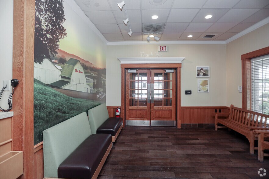 Primary Photo Of 456 E Elbert St, Indianapolis Restaurant For Lease