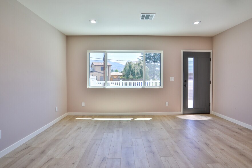 More Photos Of 2111 Scott Rd, Burbank Apartments For Sale