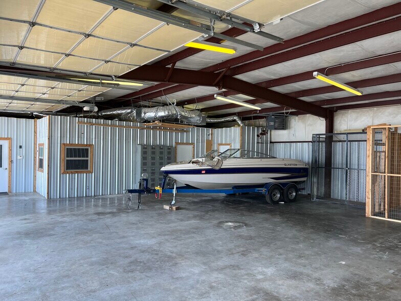 More Photos Of 3450 W 151st St S, Kiefer Warehouse For Lease