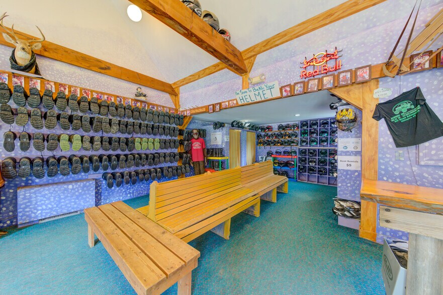 More Photos Of 170 Vermont Route 100, Bridgewater Corners Sports And Entertainment For Sale