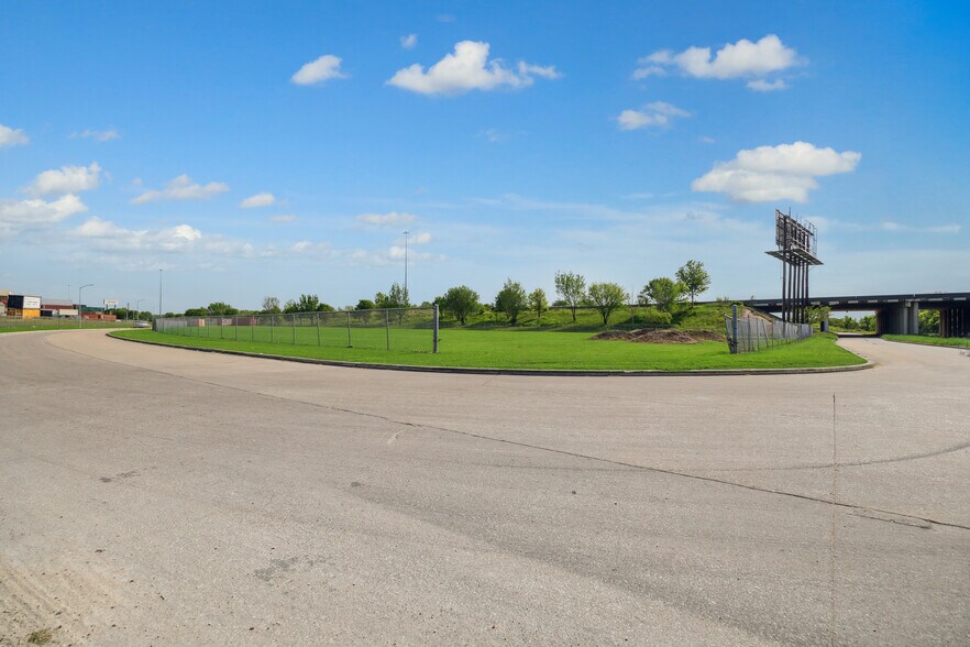 More Photos Of 00 Turning Basin Dr, Houston Land For Sale