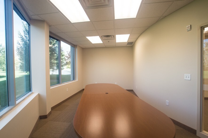 More Photos Of 5255 N Edgewood Dr, Provo Office For Lease