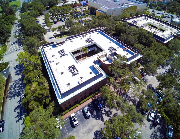 More Photos Of 2055 Wood St, Sarasota Office For Lease