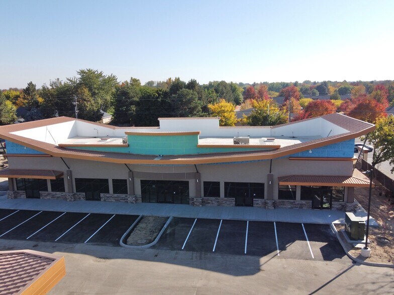 More Photos Of 10100 Overland rd, Boise General Retail For Sale