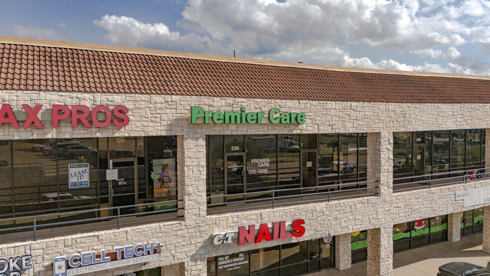 More Photos Of 120-252 Park Pl, Azle Unknown For Lease