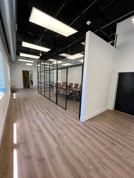 More Photos Of 604 South St, Holbrook Manufacturing For Sale