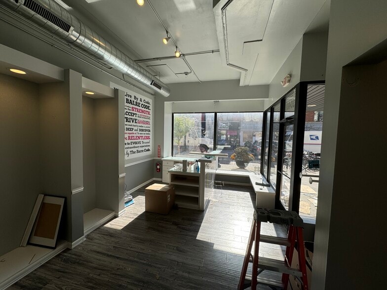 More Photos Of 1040-1044 Lake St, Oak Park Storefront Retail Office For Sale