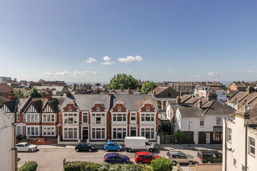 1920 Clifftown Rd, Southend On Sea SS1 1AB Office For Sale