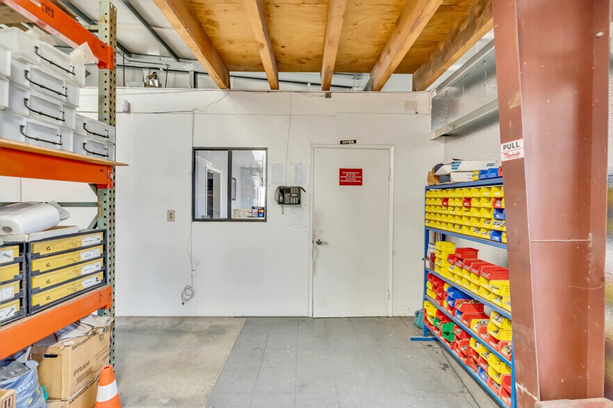 More Photos Of 25533 N Highway 99, Acampo Service For Sale