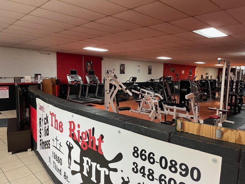 More Photos Of 19850 N 3rd St, Citronelle General Retail For Sale