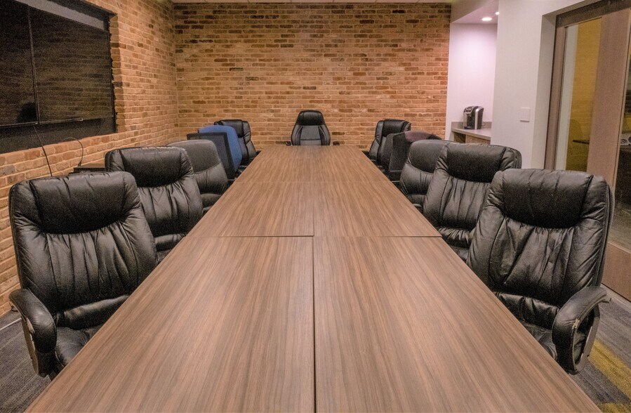 More Photos Of 1050 Old North Point Rd, Dundalk Medical For Lease