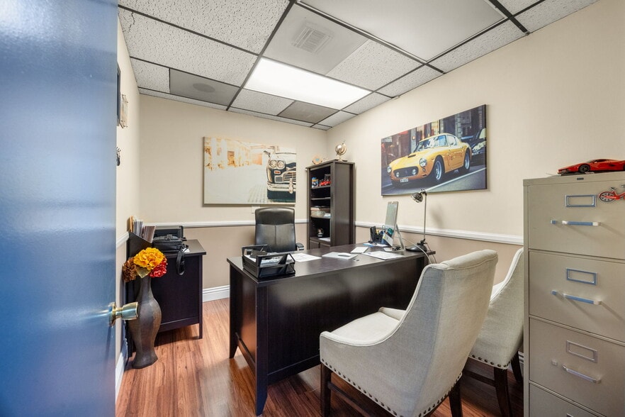 More Photos Of 630-640 S Glassell St, Orange Office For Sale