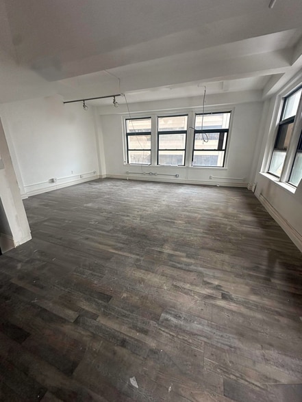 More Photos Of 40 Water St, New York Office Residential For Lease