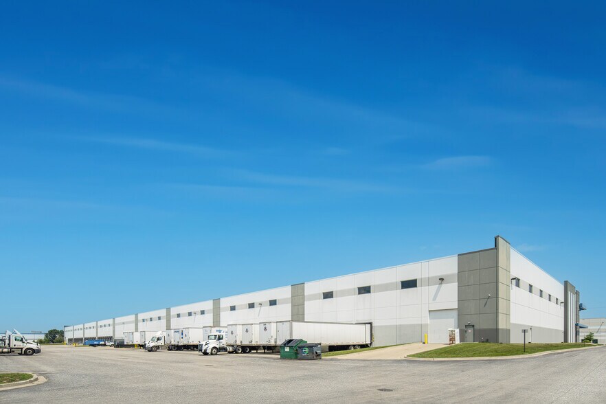 More Photos Of 10601 Seymour Ave, Franklin Park Warehouse For Lease