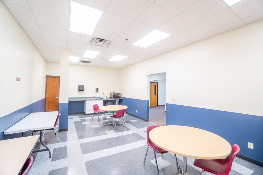 More Photos Of 1220 Mound Ave, Racine Self Storage For Sale