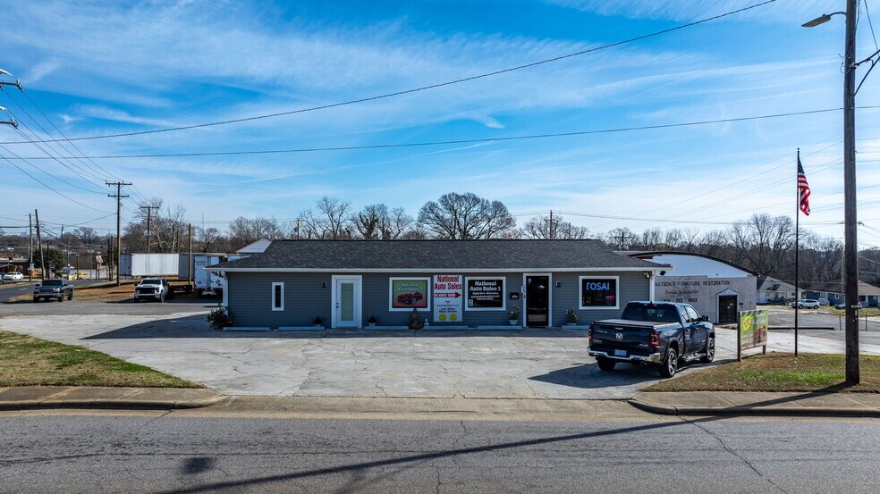 More Photos Of 121 13th St SW, Hickory Office For Sale