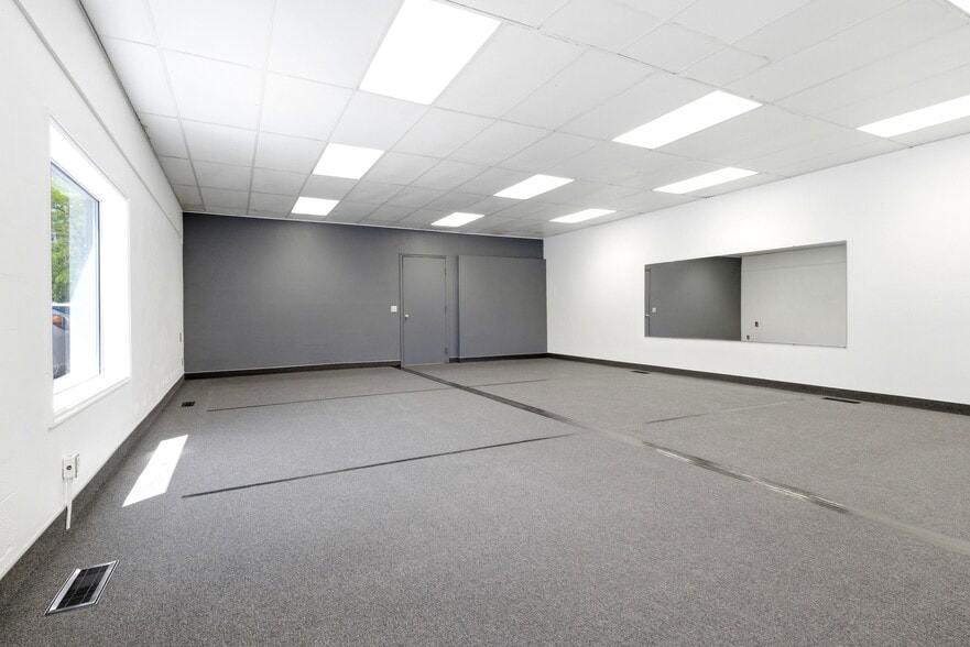 Primary Photo Of 1360 S Main St, Salt Lake City Freestanding For Lease