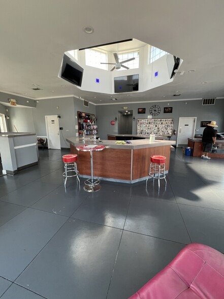 More Photos Of 1697 W Lacey Blvd, Hanford Carwash For Sale