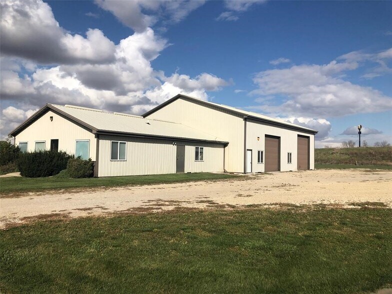 More Photos Of 4299 Lewis Access Rd, Center Point Warehouse For Lease