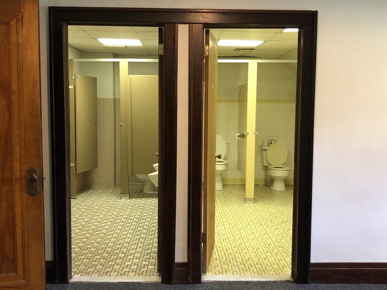 More Photos Of 710 Columbia Tpke, East Greenbush Loft Creative Space For Lease